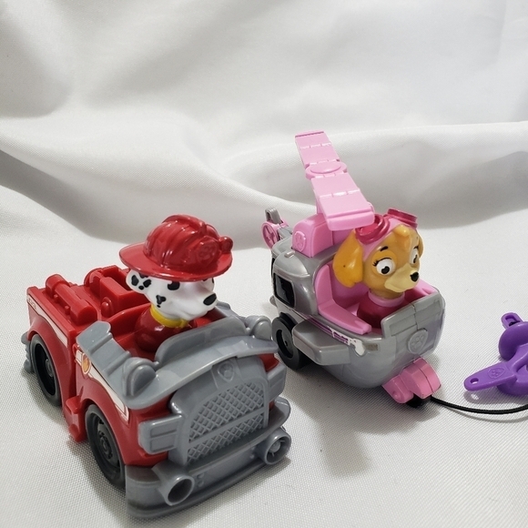 Paw Patrol Rescue Racers Set Of 2 Vehicles Attached Figures Skye Marshall - Picture 2 of 9